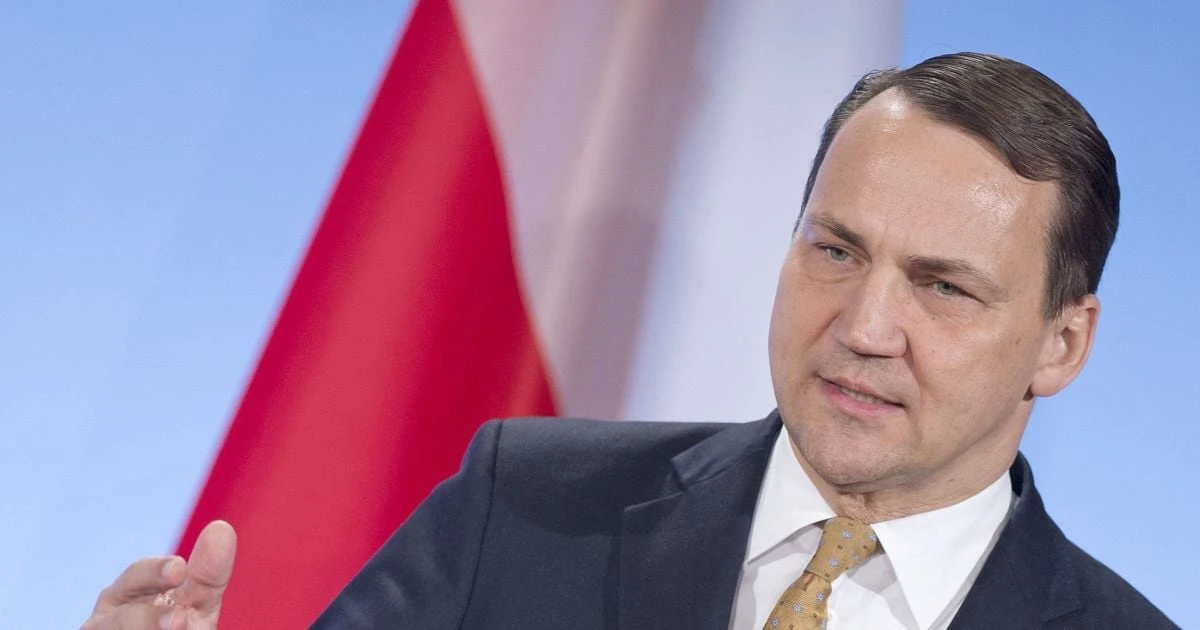 Польща підтримує закриття неба над Україною, але рішення має ухвалити НАТО — Сікорський Польща підтримує закриття неба над Україною, але рішення має ухвалити НАТО — Сікорський