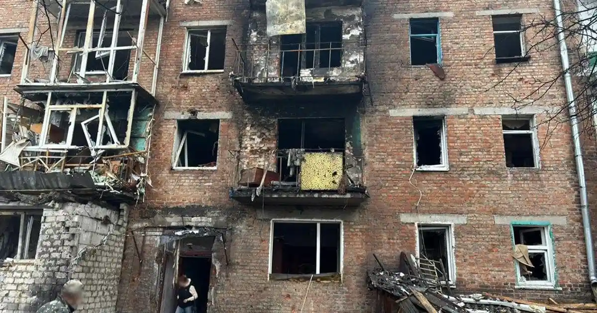 Масований обстріл Чернігівщини: дрони влучили у будинки та підприємства в Чернігові й Ніжині