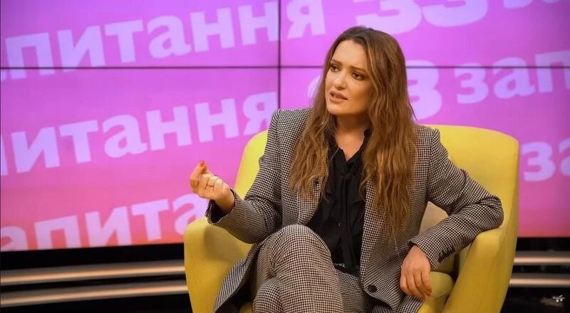 Могилевська з’явилася з обручкою та викликала нову хвилю розмов про шлюб