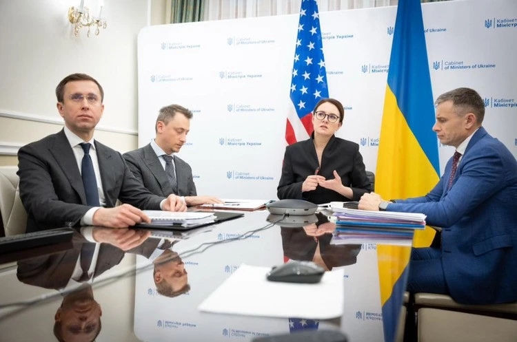 Газ, санкції і фонд відбудови: Київ та Вашингтон звірили енергетичні плани Газ, санкції і фонд відбудови: Київ та Вашингтон звірили енергетичні плани