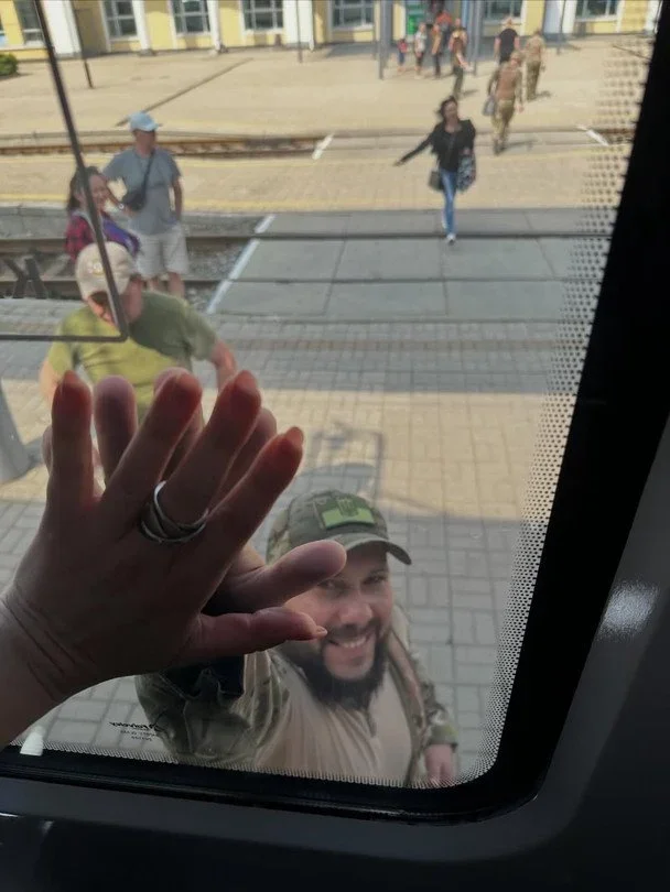 «Кілометри безсилі»: Соломія Вітвіцька поділилася приватними кадрами з нареченим-капітаном